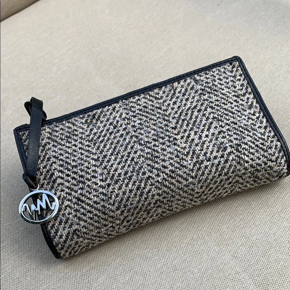 MONSAC Black and Tan Clutch Leather Trim Zip Top Vintage
